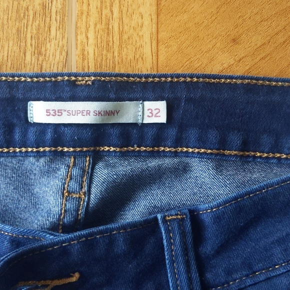 Levi's dark wash535 super skinny - size 32 - Picture 4 of 5